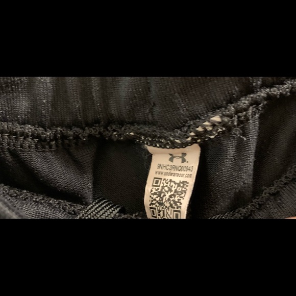 Under Armour Shorts - Picture 5 of 7